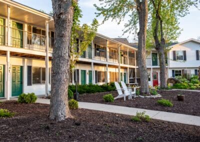 Trees and lawn in the courtyard at Parkside Inn